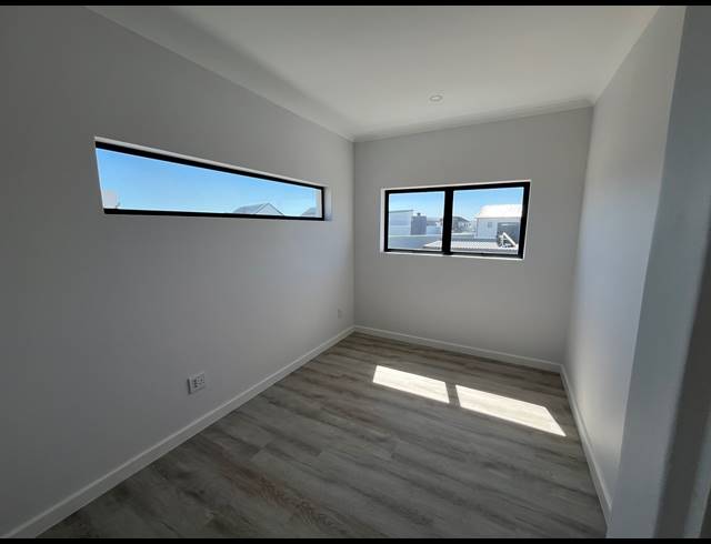 4 BEDROOM HOUSE FOR SALE IN SANDOWN